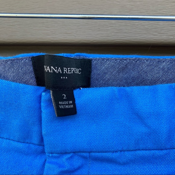 BANANA REPUBLIC Electric Blue Cotton Bermuda Shorts 2 EUC - Picture 2 of 3